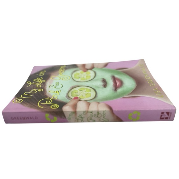 My Life In Pink & Green by Lisa Greenwald Book - Picture 3 of 5